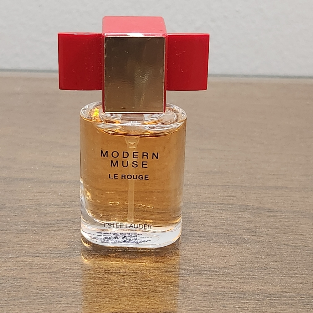 Estee Lauder Modern Muse Le Rouge Perfume